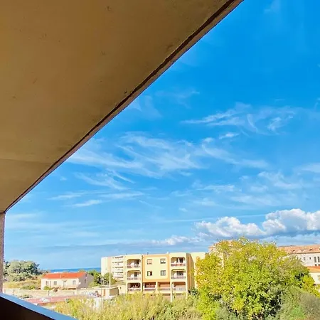 Joli Deux Pieces, Centre Et Proche *