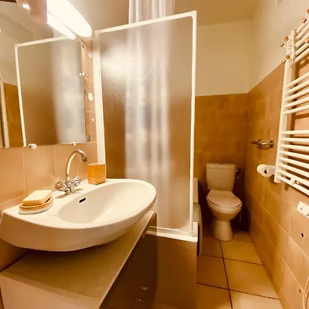 Joli Deux Pieces, Centre Et Proche * Propriano (Corsica)