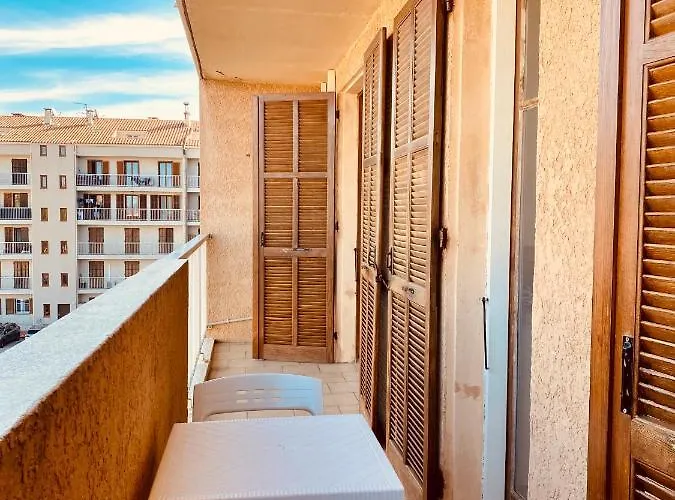 Joli Deux Pièces, Centre Et Proche Appartement