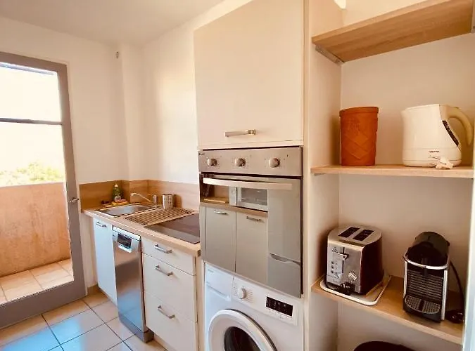 Joli Deux Pièces, Centre Et Proche Appartement